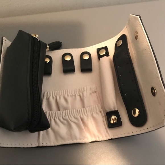 Handbags - Black and Cream Jewelry Organizer